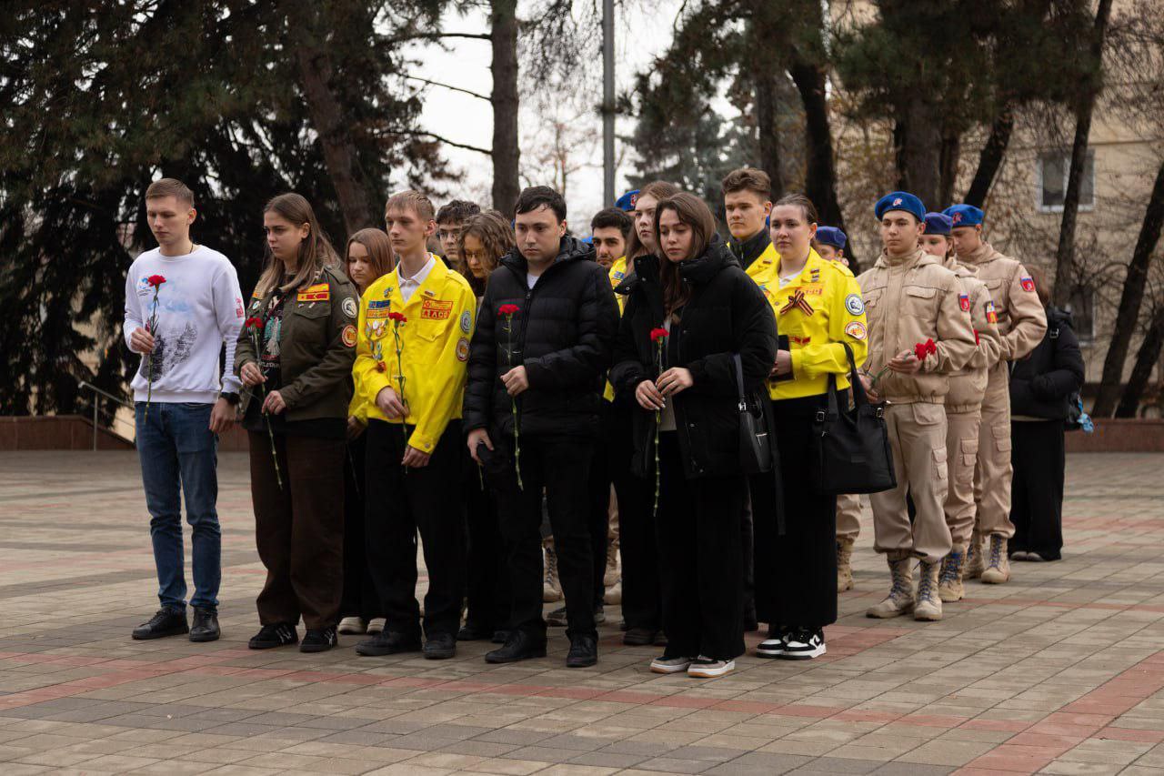 В Пятигорске почтили память Неизвестного Солдата В Пятигорске почтили память Неизвестного Солдата