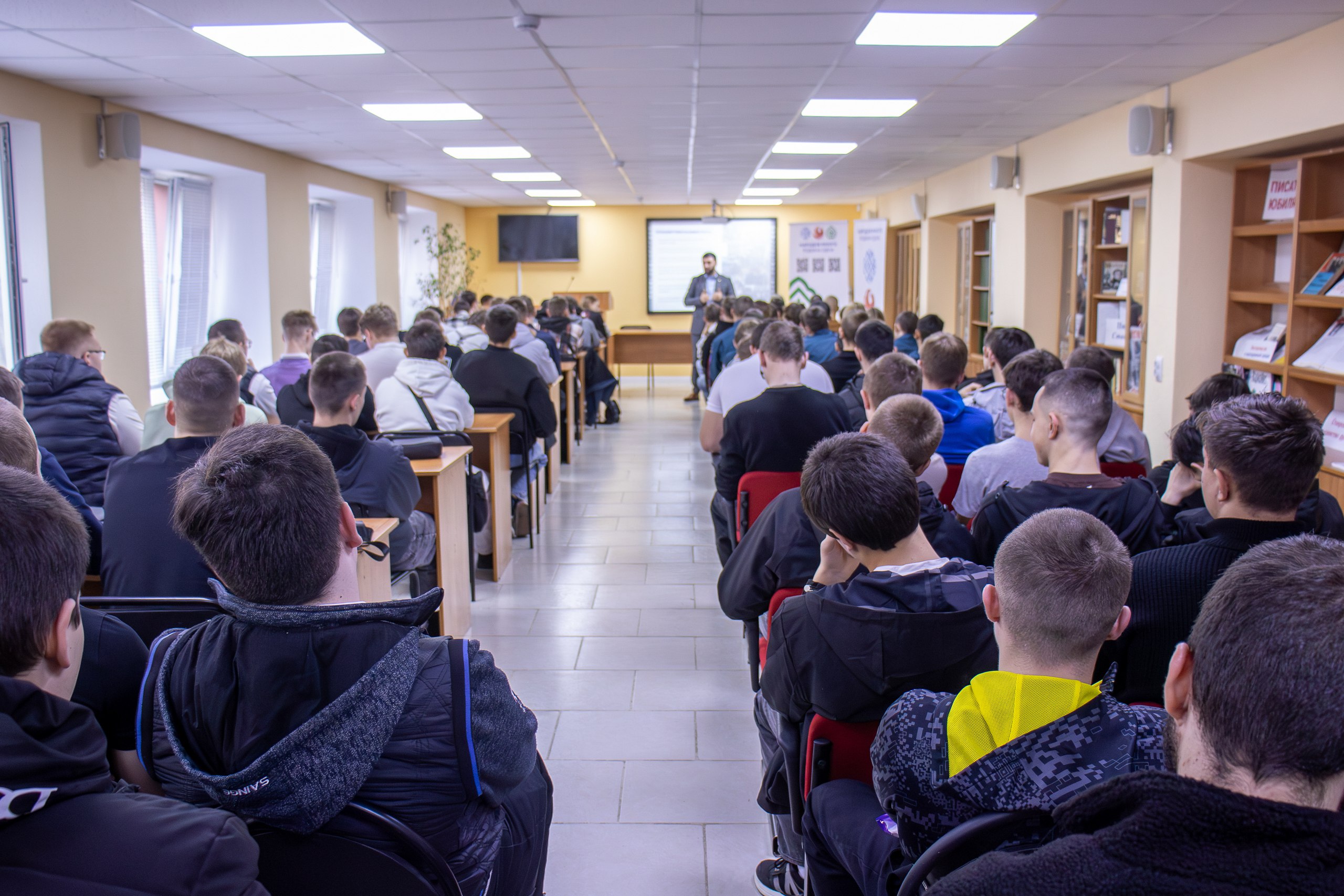 В Ставрополе председатель Общественного совета краевого полицейского Главка принял участие в «Неформальной встрече с молодежью Ставрополья» В Ставрополе председатель Общественного совета краевого полицейского Главка принял участие в «Неформальной встрече с молодежью Ставрополья»