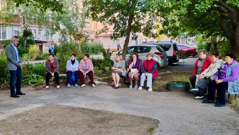 Работа с населением: исполнение наказов горожан и приемы граждан