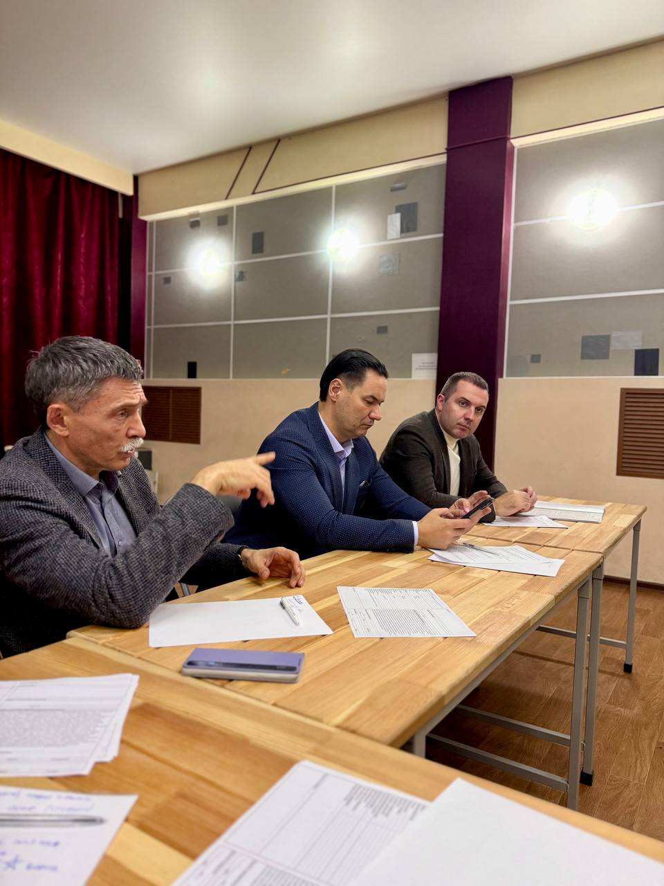 Работа с населением: исполнение наказов горожан и приемы граждан Работа с населением: исполнение наказов горожан и приемы граждан