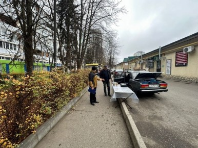 Сотрудники муниципального контроля ежедневно проводят рейды против незаконной торговли, которая портит облик курорта и несёт риски для покупателей