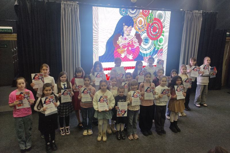 «Милая мама моя!» В Пятигорске наградили победителей ежегодного школьного конкурса рисунков «Милая мама моя!» В Пятигорске наградили победителей ежегодного школьного конкурса рисунков