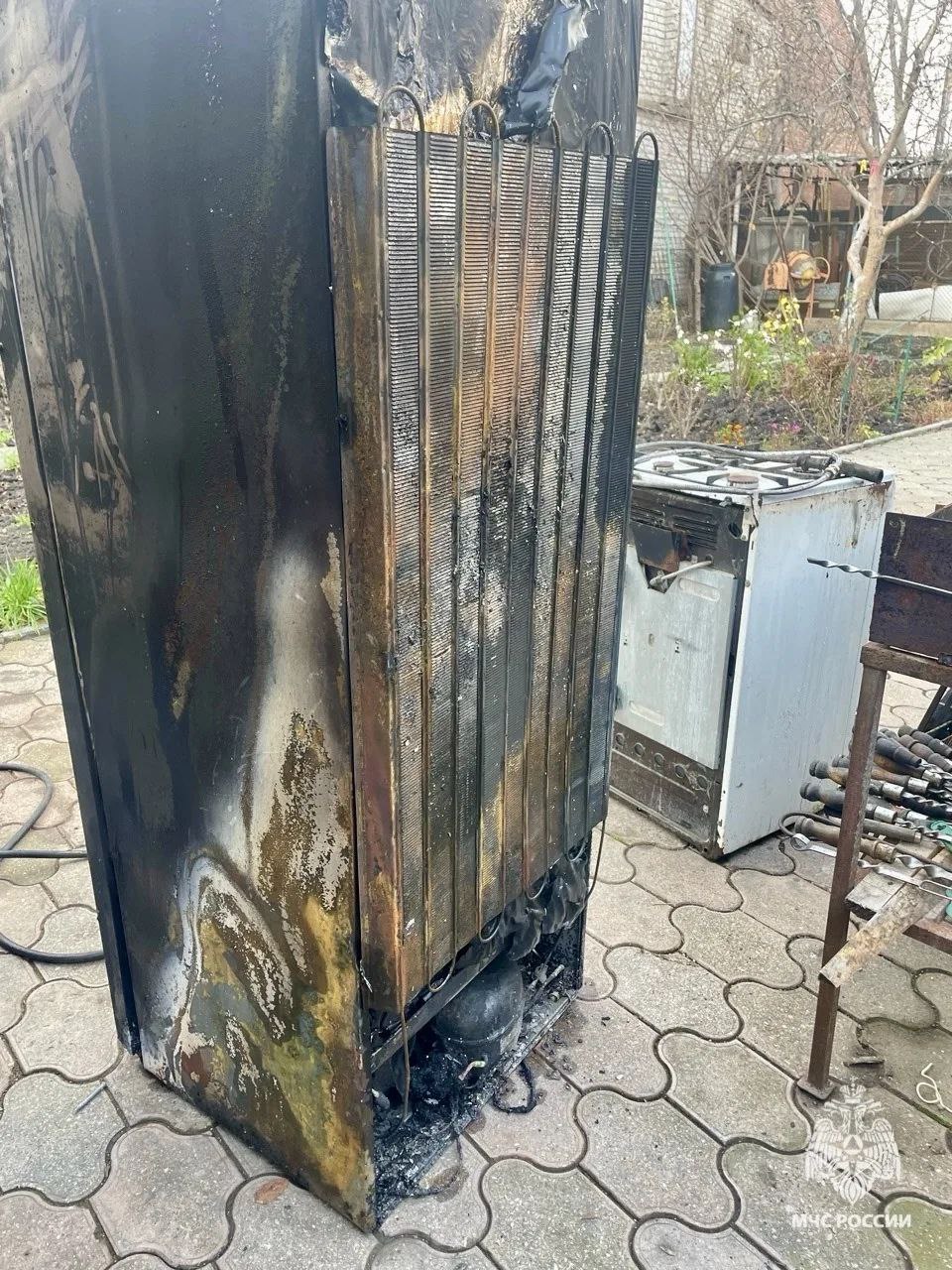 Неисправный холодильник стал причиной пожара в Железноводске – один человек пострадал Неисправный холодильник стал причиной пожара в Железноводске – один человек пострадал