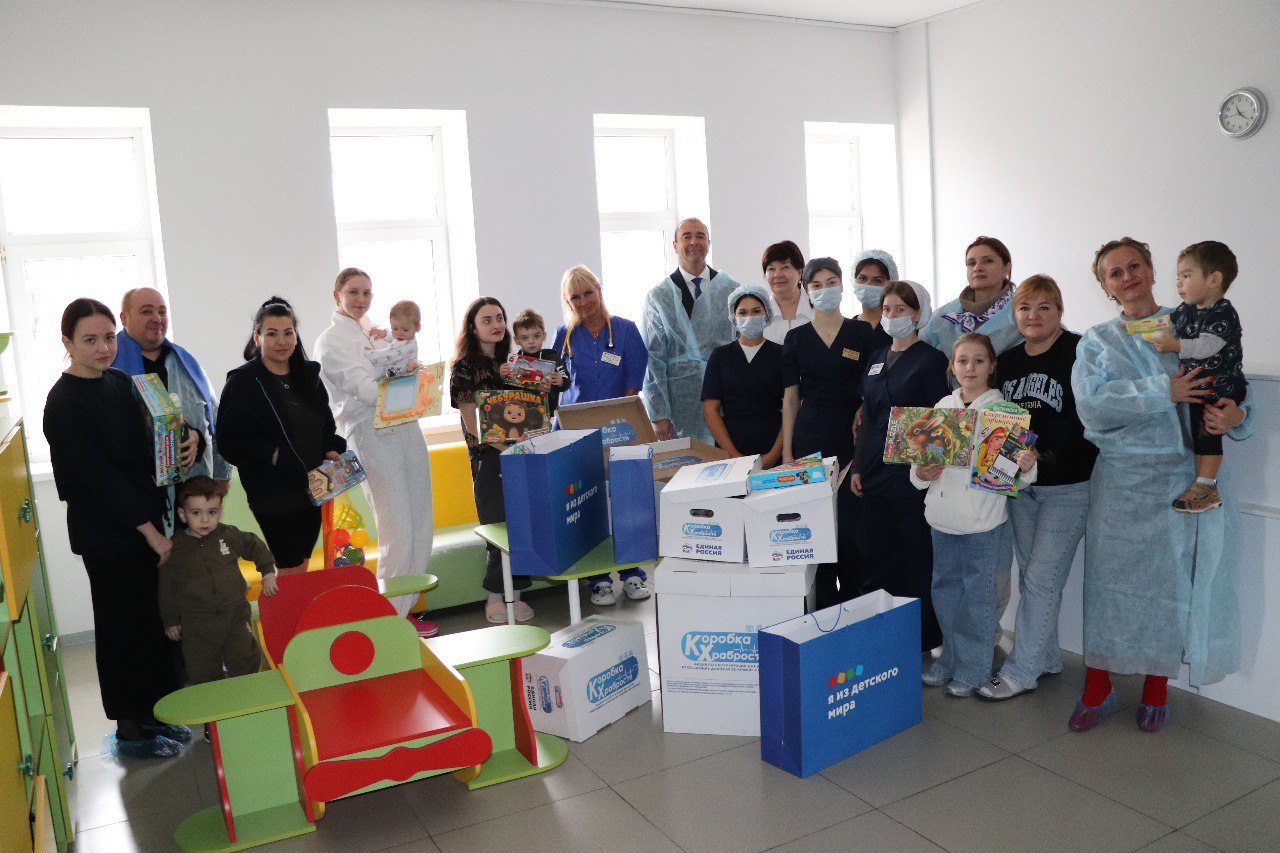 «Коробка храбрости»: депутаты Ессентуков передали подарки больным детям «Коробка храбрости»: депутаты Ессентуков передали подарки больным детям