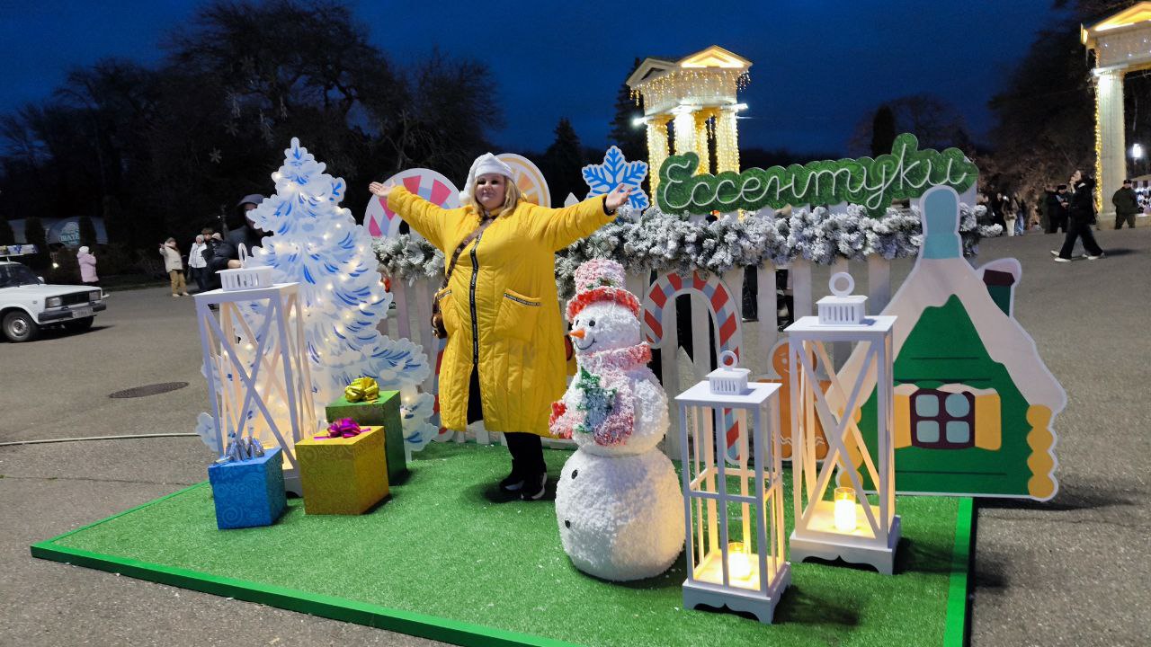На Театральной площади оформлены яркие фотозоны для классных снимков! На Театральной площади оформлены яркие фотозоны для классных снимков!