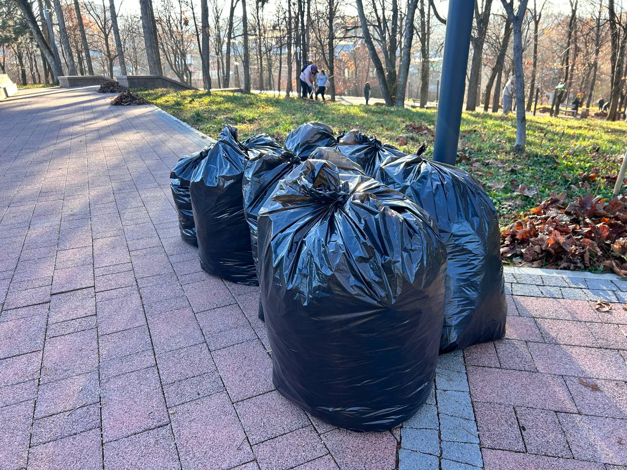В рамках городской экологической программы «ЧИСТО Кисловодск» продолжается череда субботников В рамках городской экологической программы «ЧИСТО Кисловодск» продолжается череда субботников