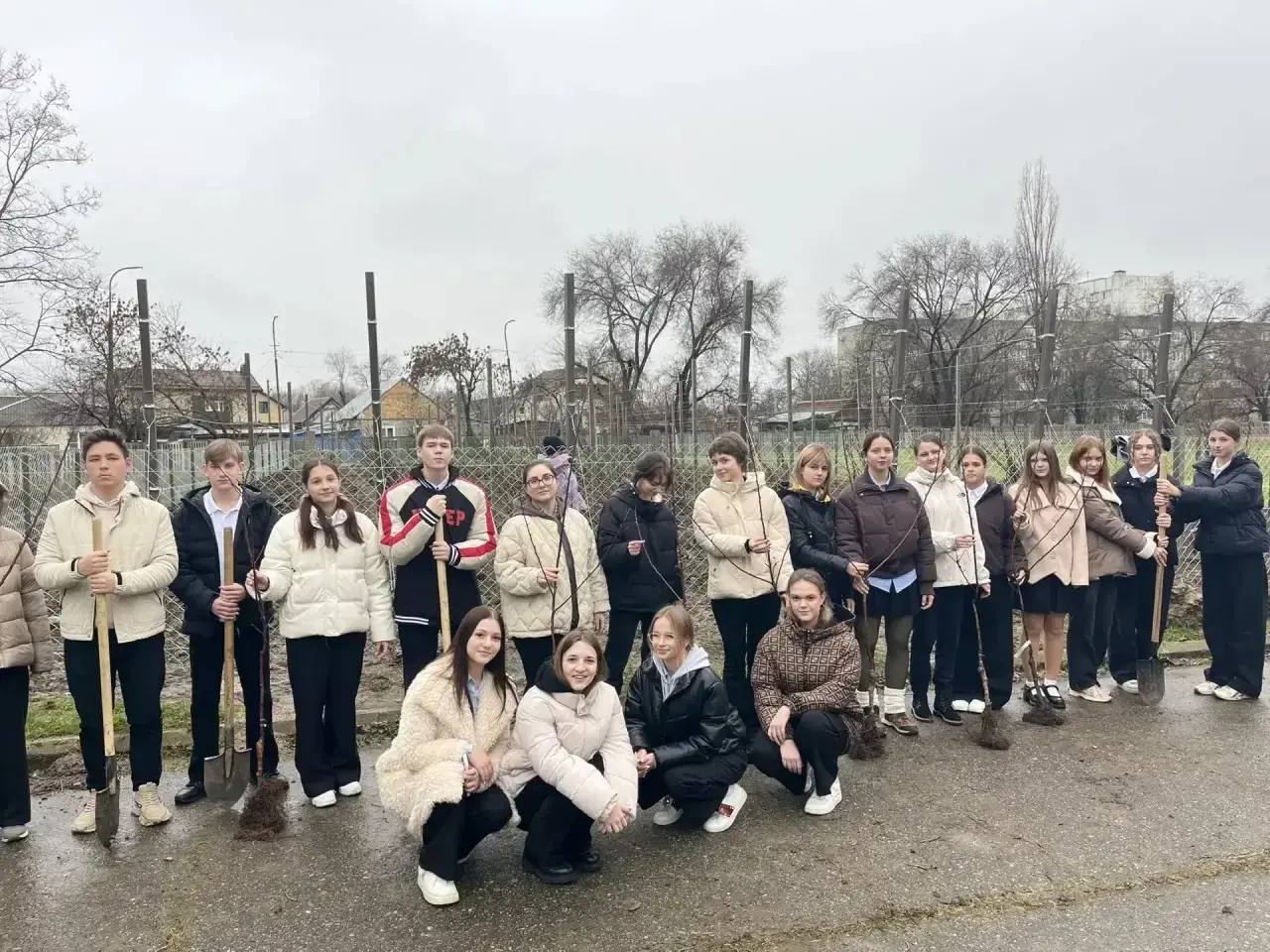 В Невинномысске заложили первый школьный яблоневый сад