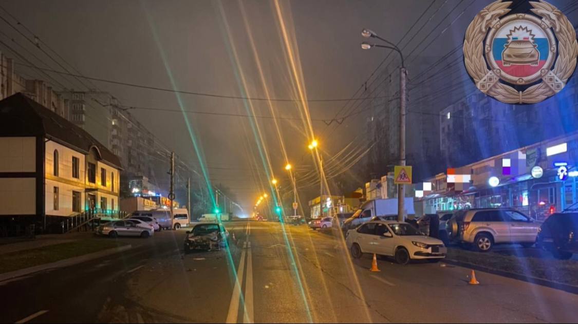 В Ставрополе в результате столкновения двух автомобилей пострадали 4 человека В Ставрополе в результате столкновения двух автомобилей пострадали 4 человека