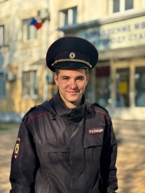 #ХорошихВыходных нашим подписчикам желает инспектор отдела по вопросам миграции УМВД России по городу Ставрополю Игорь Барков