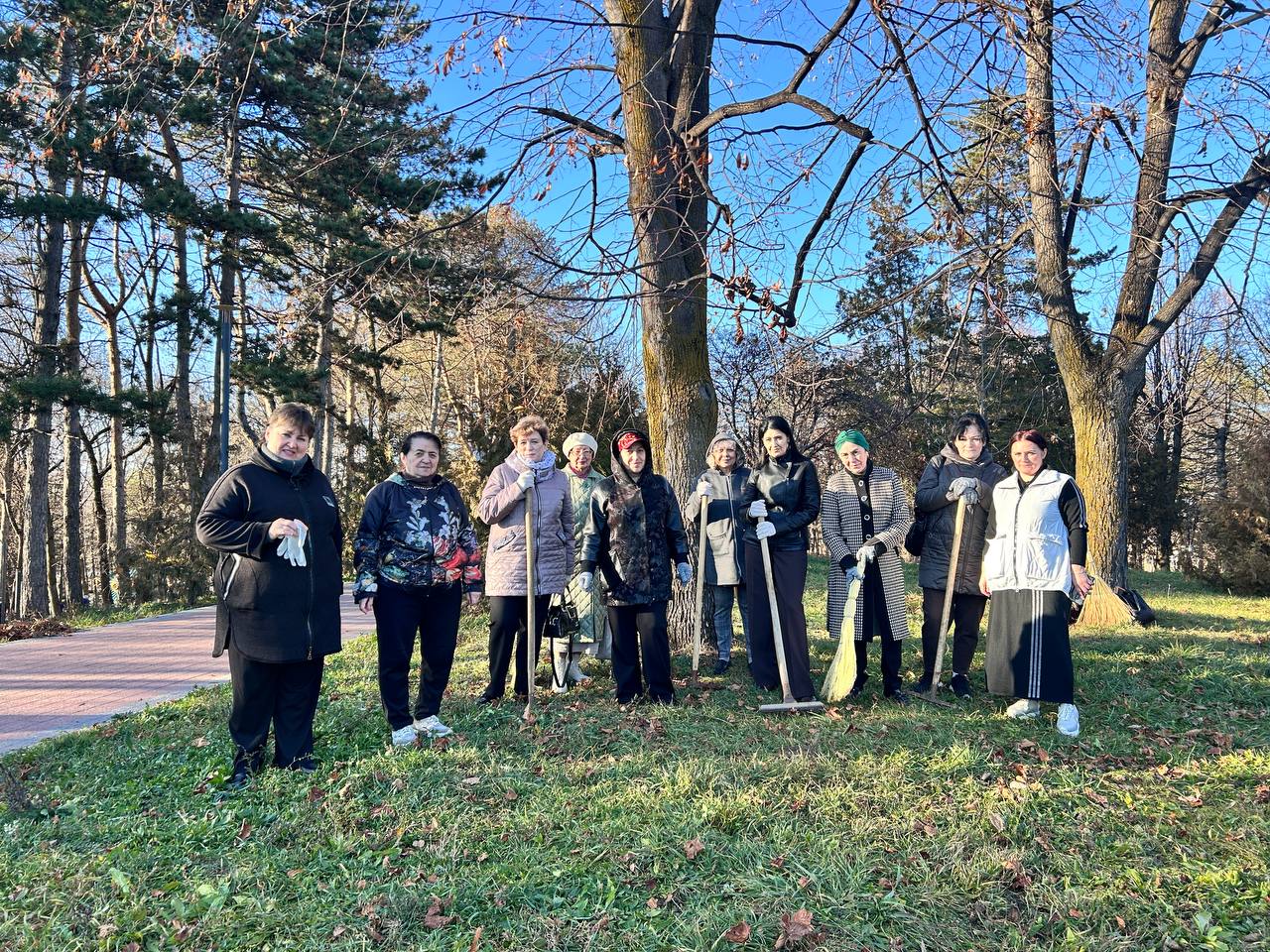 В рамках городской экологической программы «ЧИСТО Кисловодск» продолжается череда субботников В рамках городской экологической программы «ЧИСТО Кисловодск» продолжается череда субботников