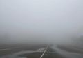 В Ставрополе видимость на дорогах ограничена густым туманом и осложняет движение ледяной дождь