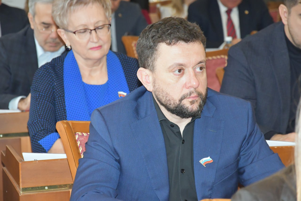 Георгий Колягин провел очередное заседание муниципального парламента Георгий Колягин провел очередное заседание муниципального парламента