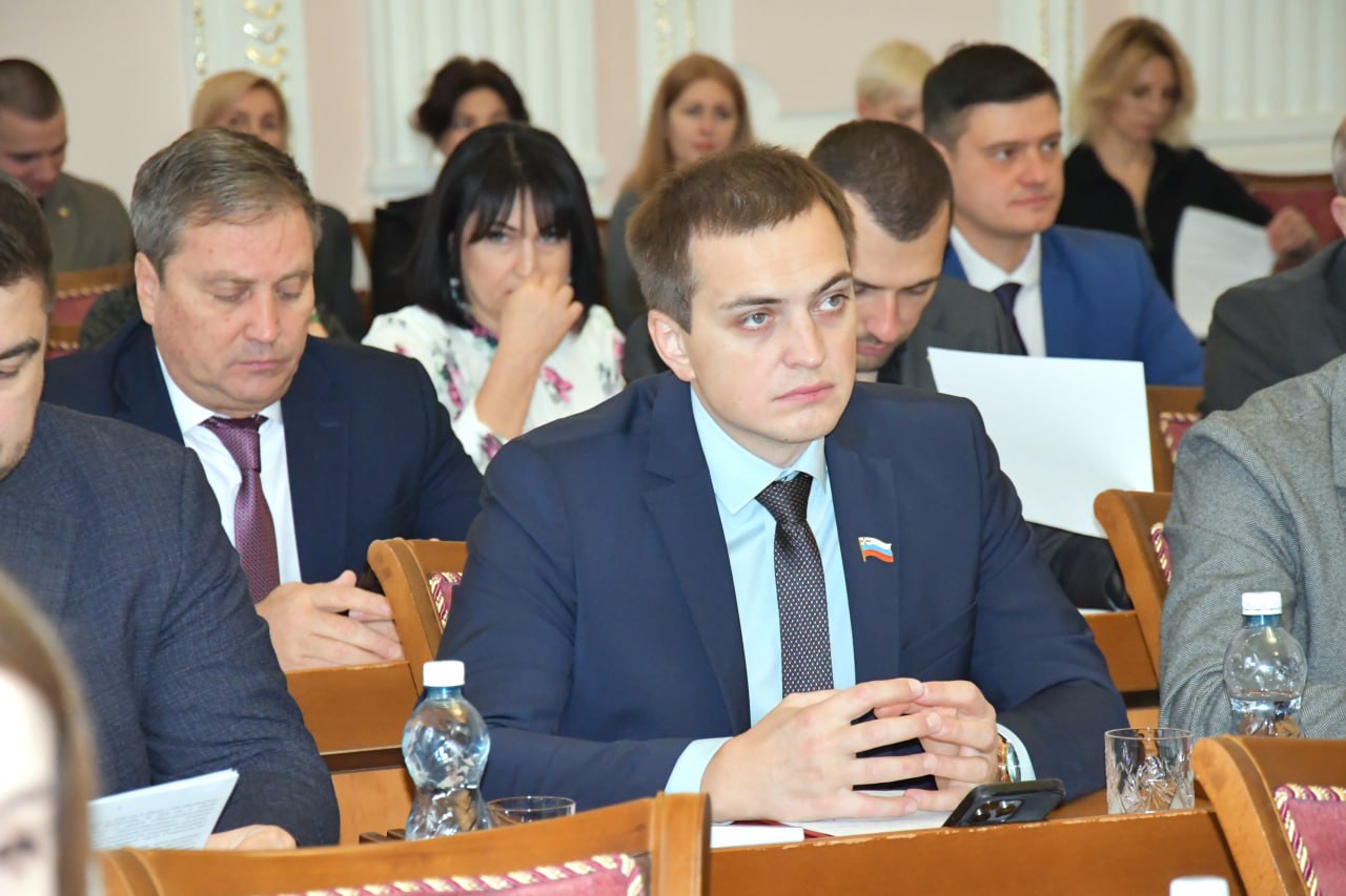 Георгий Колягин провел очередное заседание муниципального парламента Георгий Колягин провел очередное заседание муниципального парламента