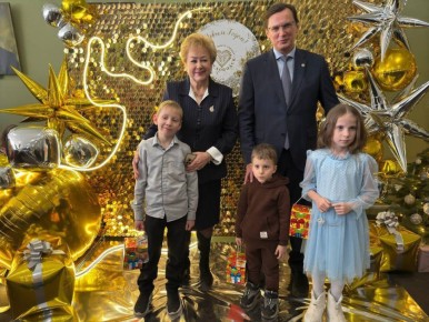 Евгений Моисеев: Подготовили более 5,5 тыс. новогодних подарков для наших юных кисловодчан