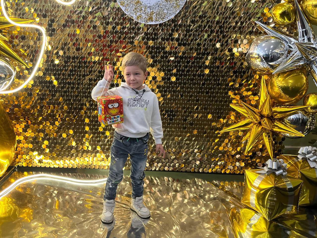 Евгений Моисеев: Подготовили более 5,5 тыс. новогодних подарков для наших юных кисловодчан Евгений Моисеев: Подготовили более 5,5 тыс. новогодних подарков для наших юных кисловодчан