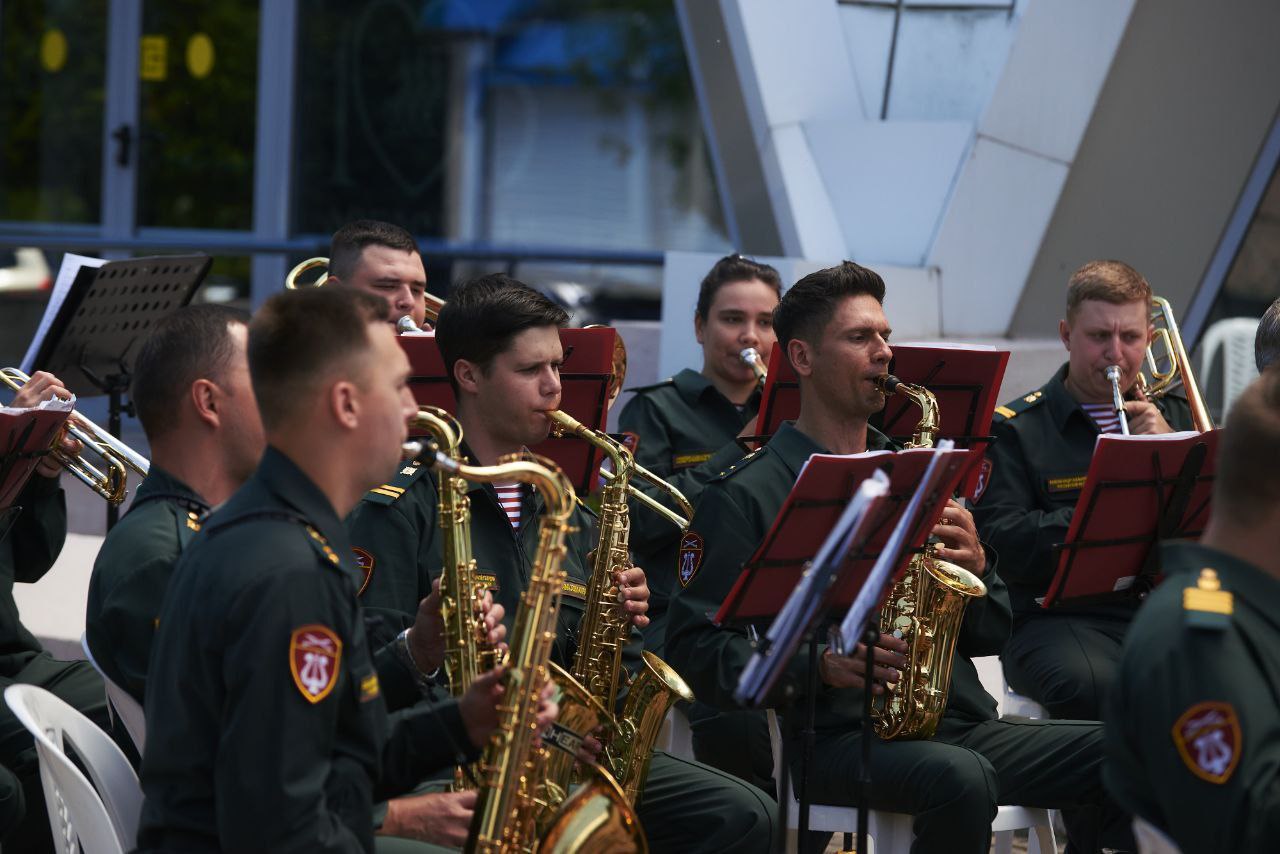 Наградили!. Директор кисловодского цирка Ирина Веселкова-Лен получила благодарность от министра культуры РФ Ольги Любимовой Наградили!. Директор кисловодского цирка Ирина Веселкова-Лен получила благодарность от министра культуры РФ Ольги Любимовой