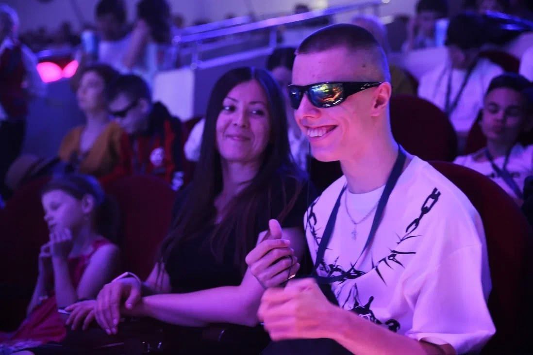 Наградили!. Директор кисловодского цирка Ирина Веселкова-Лен получила благодарность от министра культуры РФ Ольги Любимовой Наградили!. Директор кисловодского цирка Ирина Веселкова-Лен получила благодарность от министра культуры РФ Ольги Любимовой