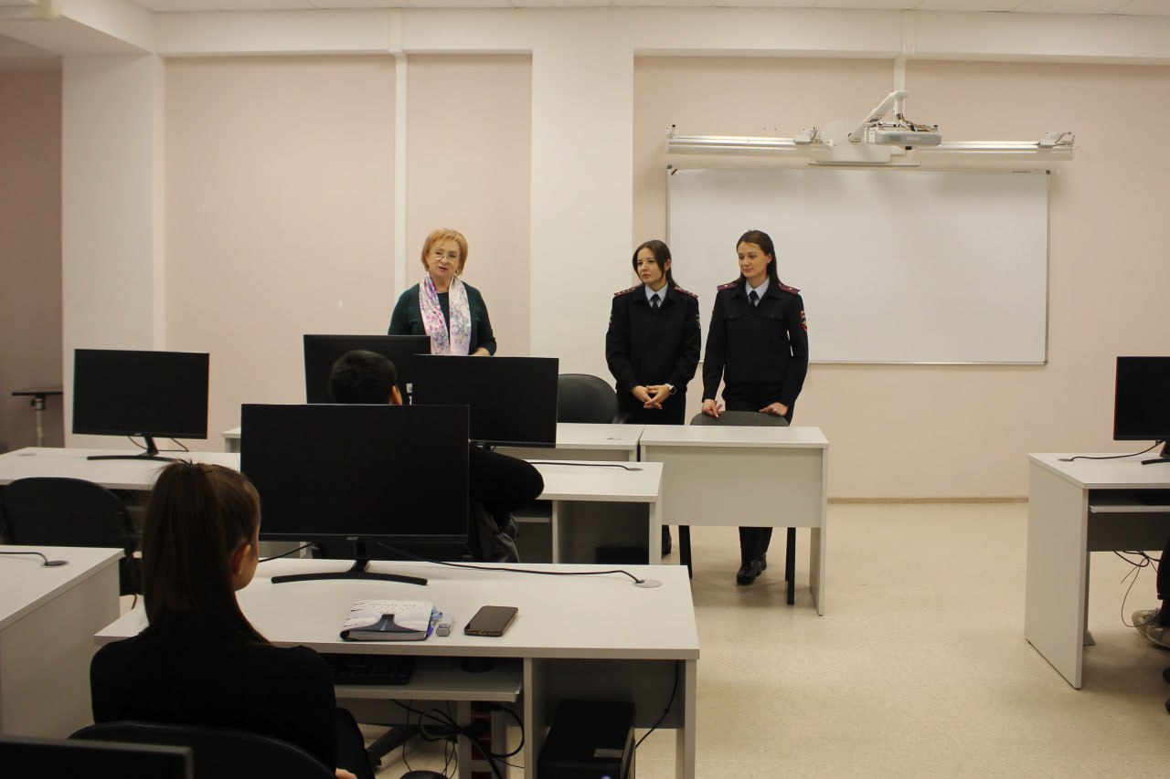 Сотрудники краевого Главка провели для студентов СКФУ уроки кибербезопасности и рассказали о совместном конкурсе Сотрудники краевого Главка провели для студентов СКФУ уроки кибербезопасности и рассказали о совместном конкурсе
