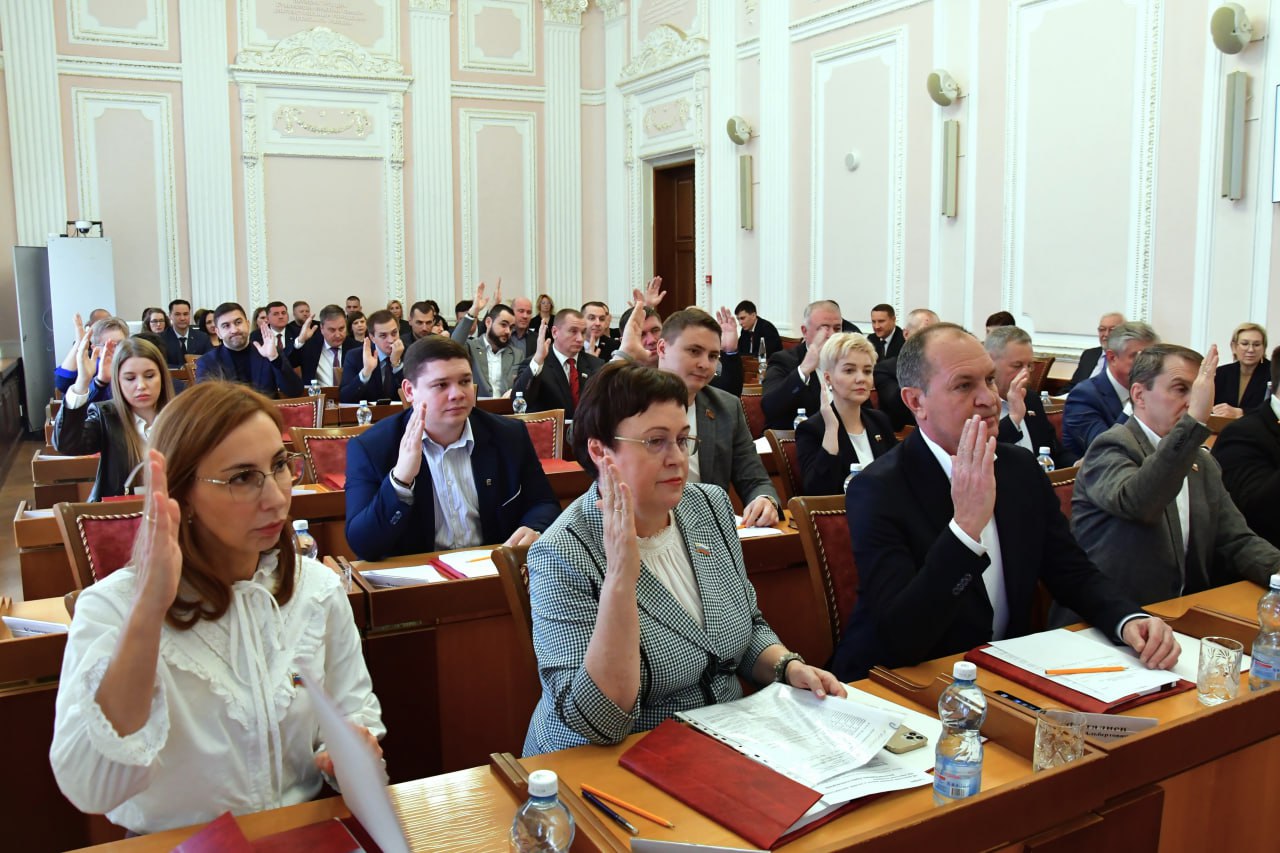 Георгий Колягин провел очередное заседание муниципального парламента Георгий Колягин провел очередное заседание муниципального парламента