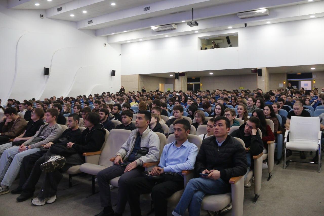 Сотрудники краевого Главка провели для студентов СКФУ уроки кибербезопасности и рассказали о совместном конкурсе Сотрудники краевого Главка провели для студентов СКФУ уроки кибербезопасности и рассказали о совместном конкурсе