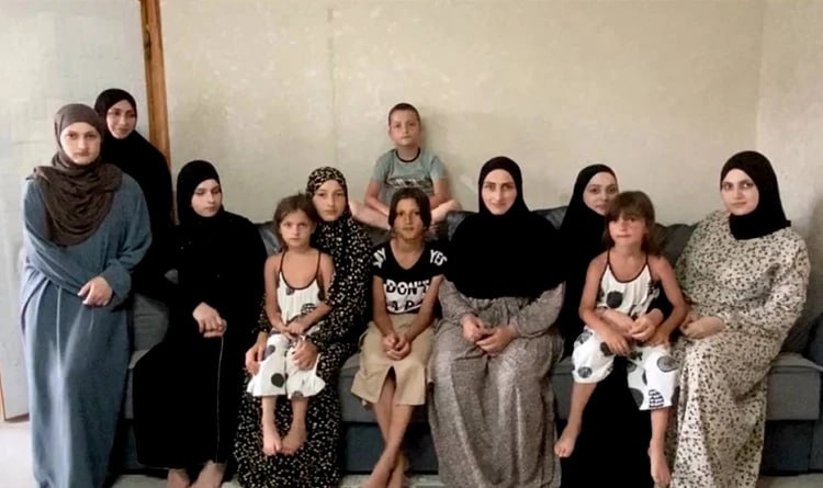 Футбольная команда со скамейкой запасных: жительницы Дагестана и Осетии признаны «Матерями-героинями»