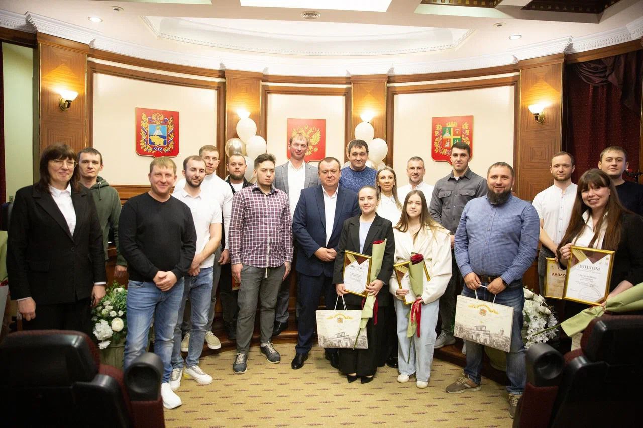 Иван Ульянченко: Лауреаты и победители ежегодных городских конкурсов «Лучший в профессии по направлениям рабочих специальностей» и «Мастер индустрии гостеприимства» сегодня получили заслуженные награды Иван Ульянченко: Лауреаты и победители ежегодных городских конкурсов «Лучший в профессии по направлениям рабочих специальностей» и «Мастер индустрии гостеприимства» сегодня получили заслуженные награды