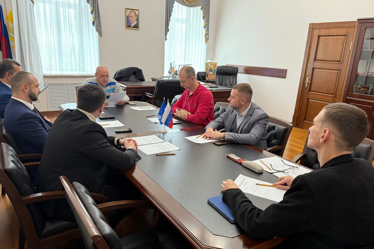 В городской Думе обсудили перспективы развития парашютного спорта В городской Думе обсудили перспективы развития парашютного спорта