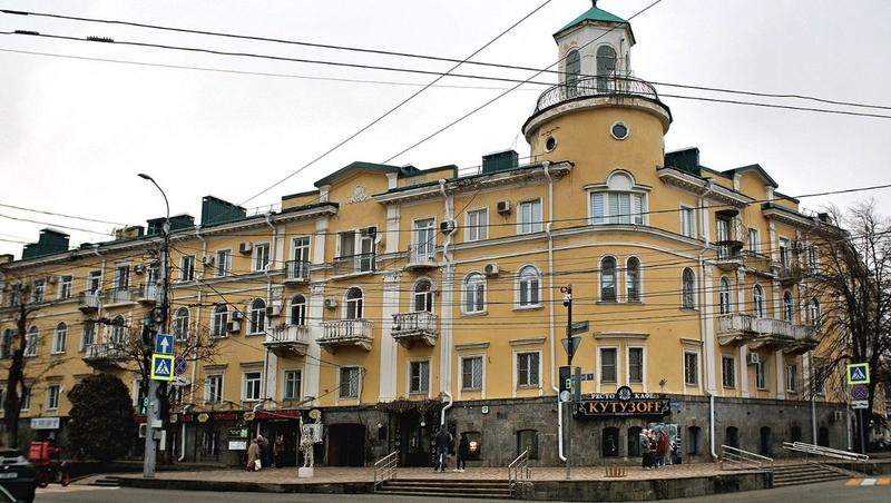 Фасад здания первой на Кавказе женской гимназии отремонтируют в Ставрополе