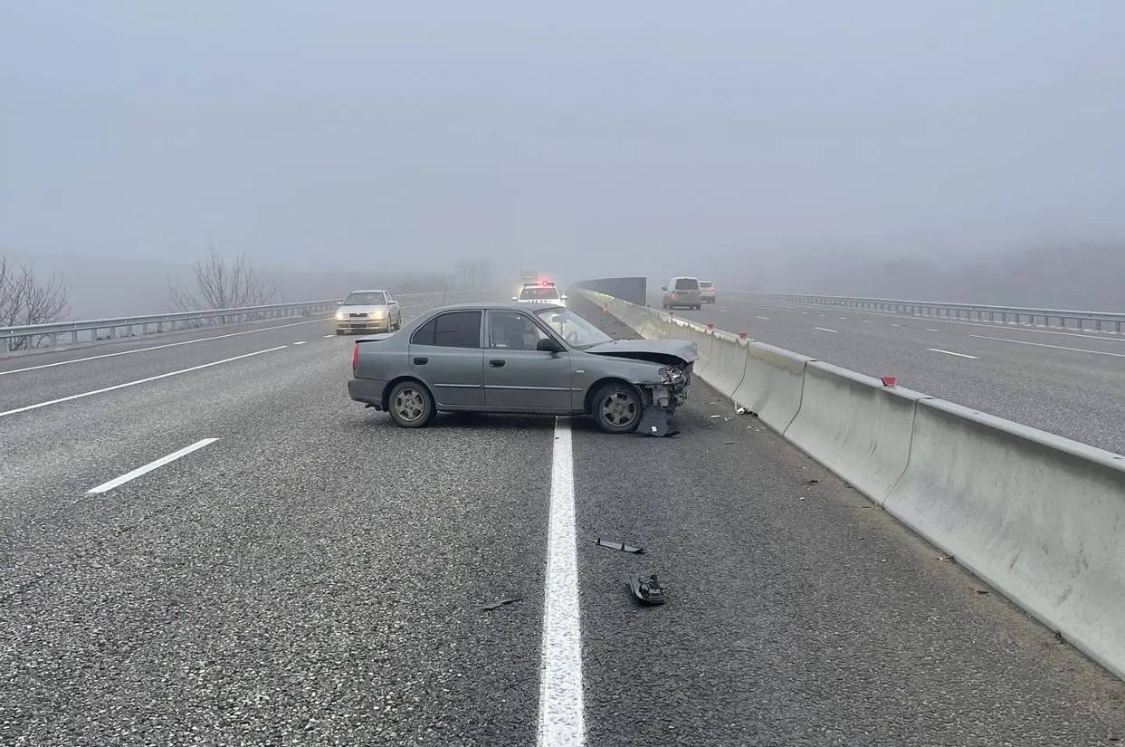 В Предгорном округе в результате наезда на препятствие пострадал водитель В Предгорном округе в результате наезда на препятствие пострадал водитель