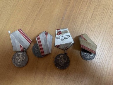 «Повалили на пол и угрожали ножом»: троих ставропольцев задержали за ограбления стариков