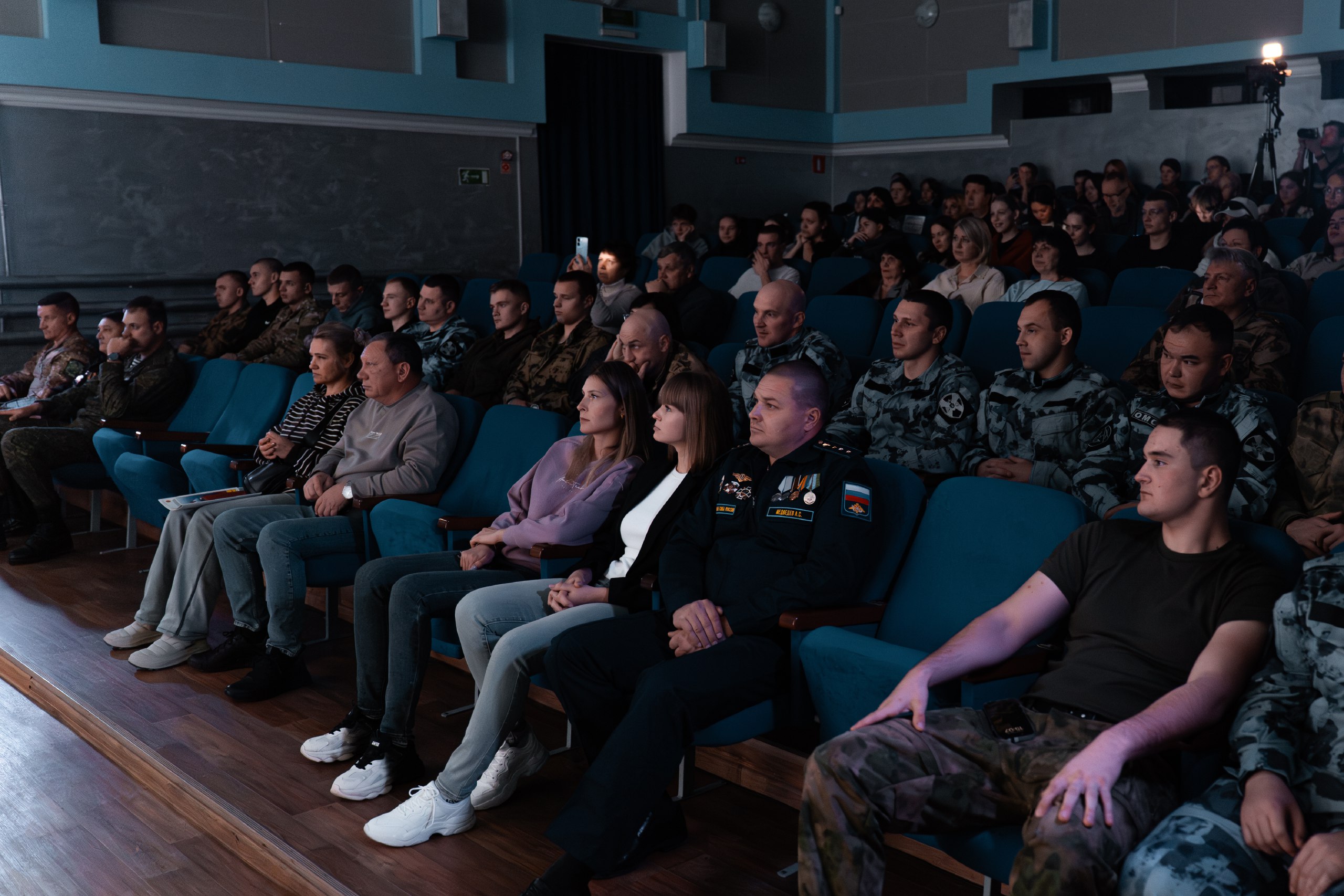 В молодежном центре «Мир» прошёл тематический вечер «Герои Z», организованный городским центром досуга и кино «Октябрь» В молодежном центре «Мир» прошёл тематический вечер «Герои Z», организованный городским центром досуга и кино «Октябрь»