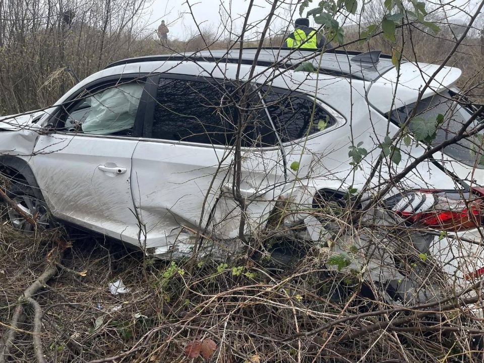 В Предгорном округе в результате наезда на препятствие пострадал водитель