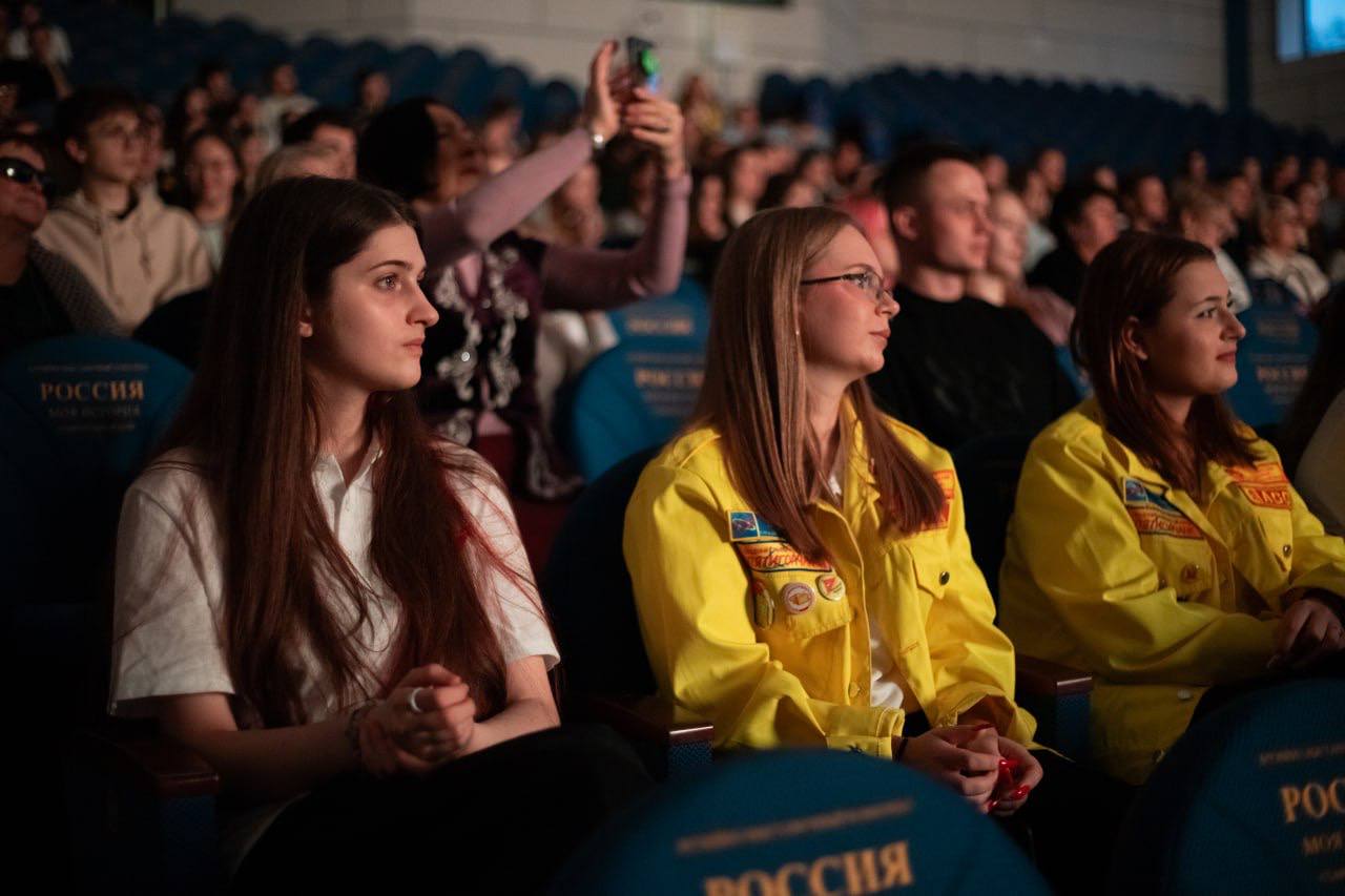 И жили они долго и счастливо — и началась новая глава в Пятигорье! И жили они долго и счастливо — и началась новая глава в Пятигорье!