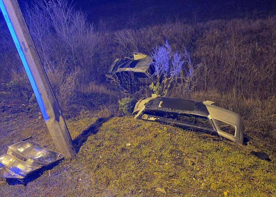 В Кочубеевском округе на автодороге «Кавказ» погиб водитель в результате съезда с дороги В Кочубеевском округе на автодороге «Кавказ» погиб водитель в результате съезда с дороги