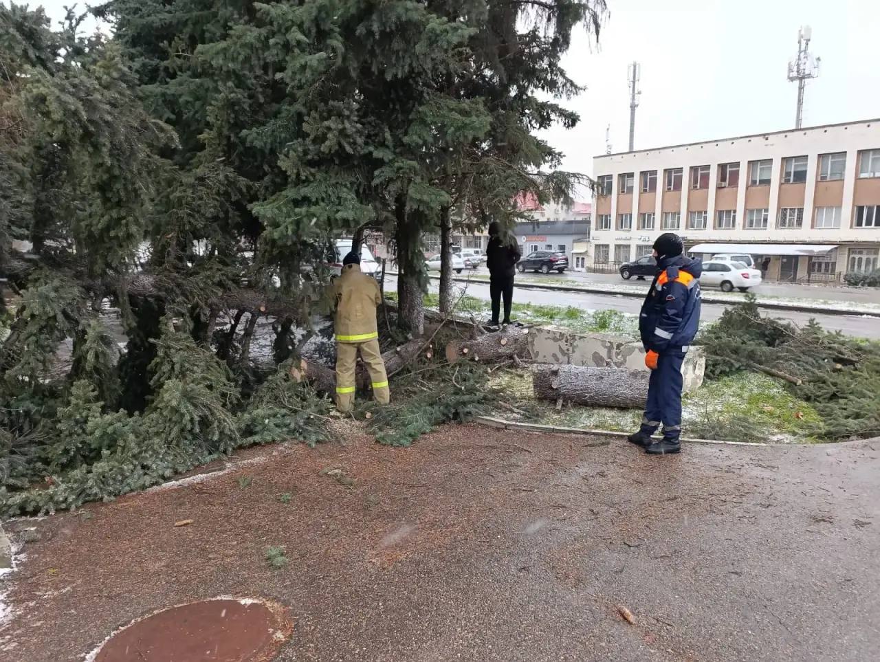 Аварийные службы в муниципалитетах Ставрополья работают в усиленном режиме из-за непогоды Аварийные службы в муниципалитетах Ставрополья работают в усиленном режиме из-за непогоды