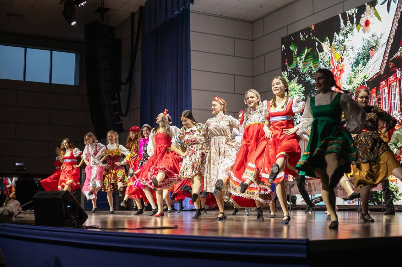 И жили они долго и счастливо — и началась новая глава в Пятигорье! И жили они долго и счастливо — и началась новая глава в Пятигорье!