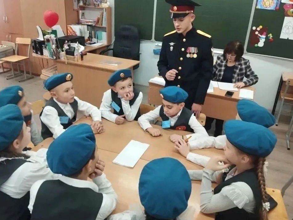 В Пятигорске подвели итоги юбилейной военно-спортивной игры «Орлёнок» для младших школьников В Пятигорске подвели итоги юбилейной военно-спортивной игры «Орлёнок» для младших школьников