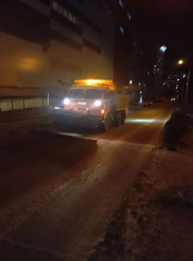 Коммунальные службы Ставрополя провели масштабную работу по очистке улиц и обработке дорог противогололедными материалами в ночь с 14 на 15 декабря Коммунальные службы Ставрополя провели масштабную работу по очистке улиц и обработке дорог противогололедными материалами в ночь с 14 на 15 декабря