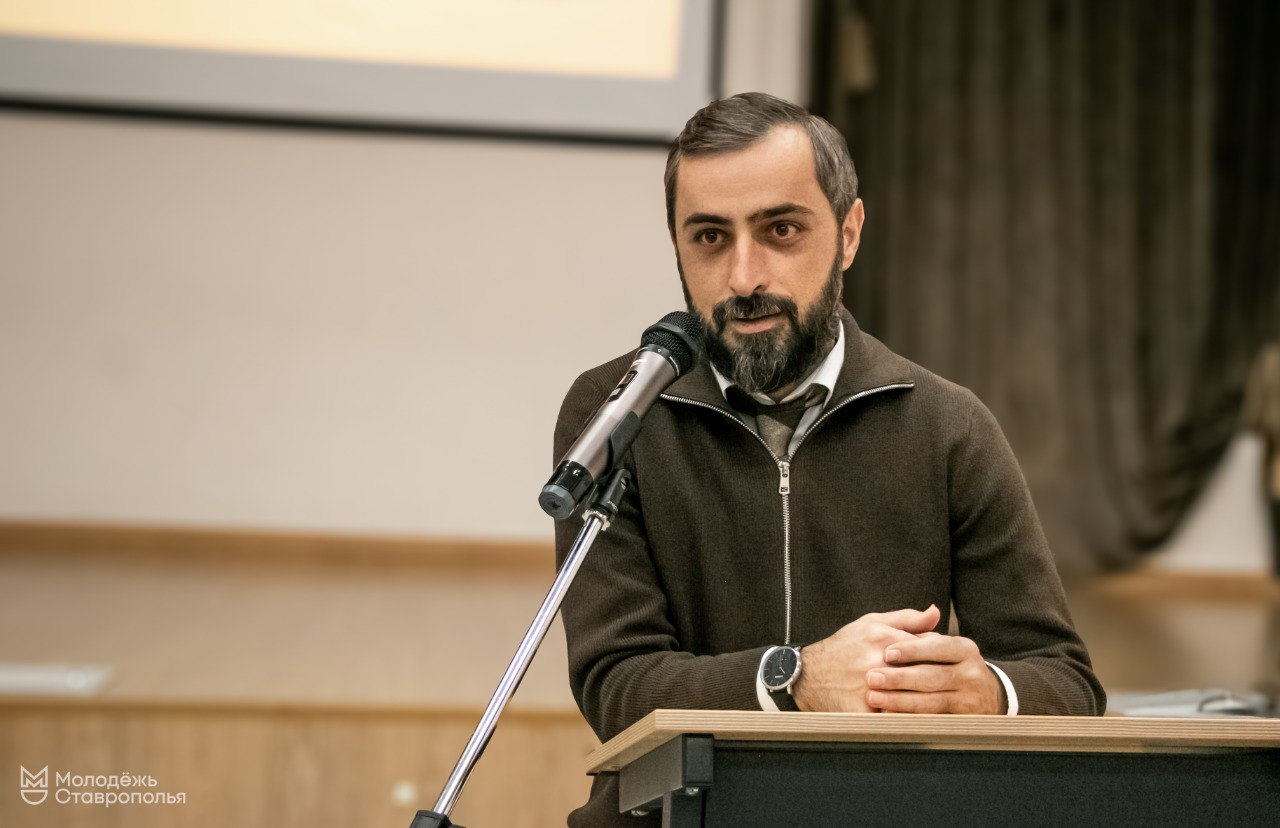 Ставропольские полицейские и общественники поговорили со студентами о праве, ответственности и безопасном поведении Ставропольские полицейские и общественники поговорили со студентами о праве, ответственности и безопасном поведении