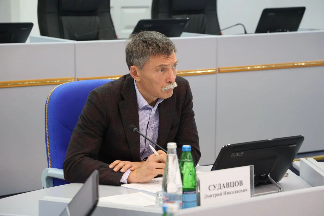 В Думе Ставрополья прошло рабочее совещание депутатов и сотрудников аппарата В Думе Ставрополья прошло рабочее совещание депутатов и сотрудников аппарата