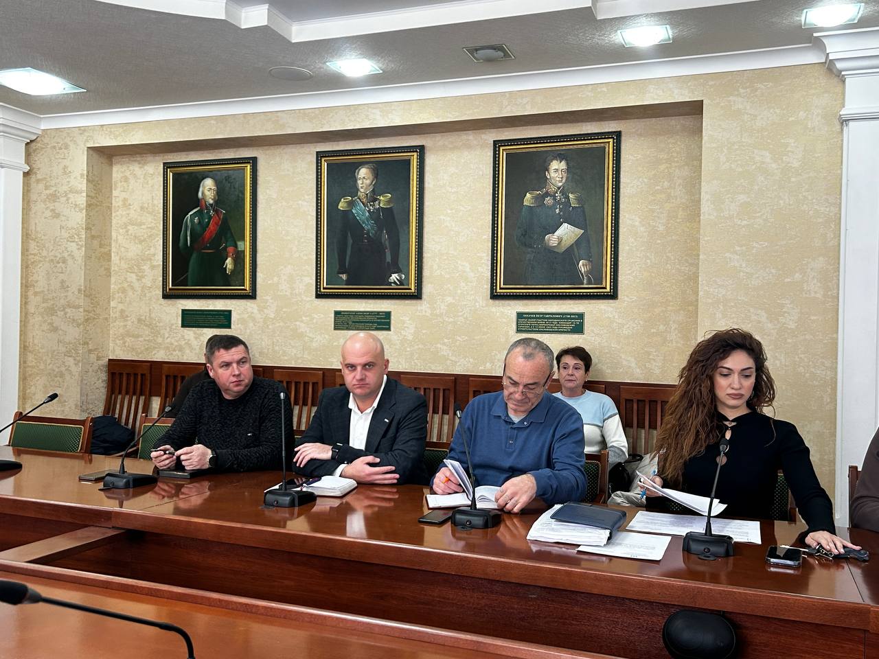 В администрации города-курорта Кисловодска на аппаратном совещании заслушали руководителей отраслевых подразделений и подвели итоги прошедшей недели В администрации города-курорта Кисловодска на аппаратном совещании заслушали руководителей отраслевых подразделений и подвели итоги прошедшей недели