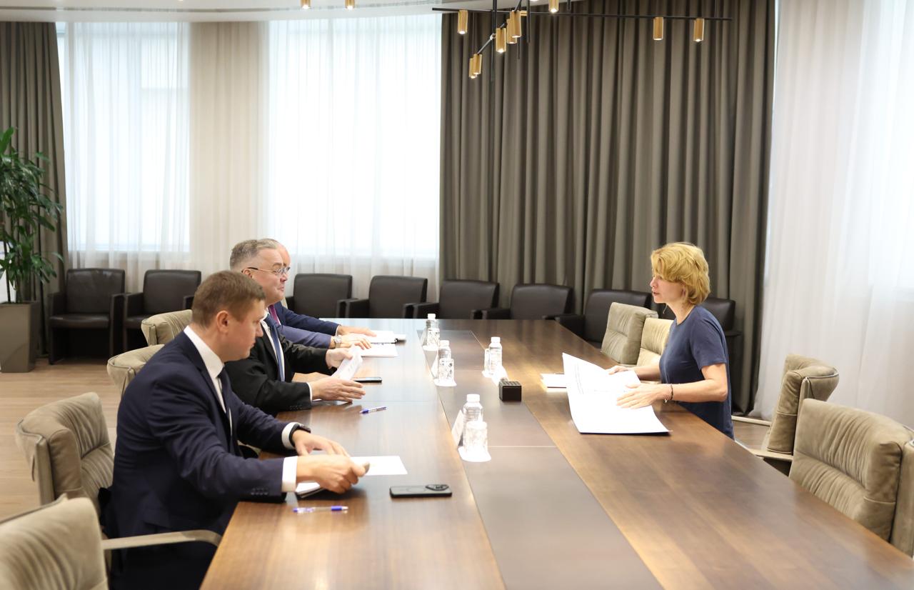 Оксана Лут и глава Ставропольского края Владимир Владимиров обсудили результаты работы регионального АПК