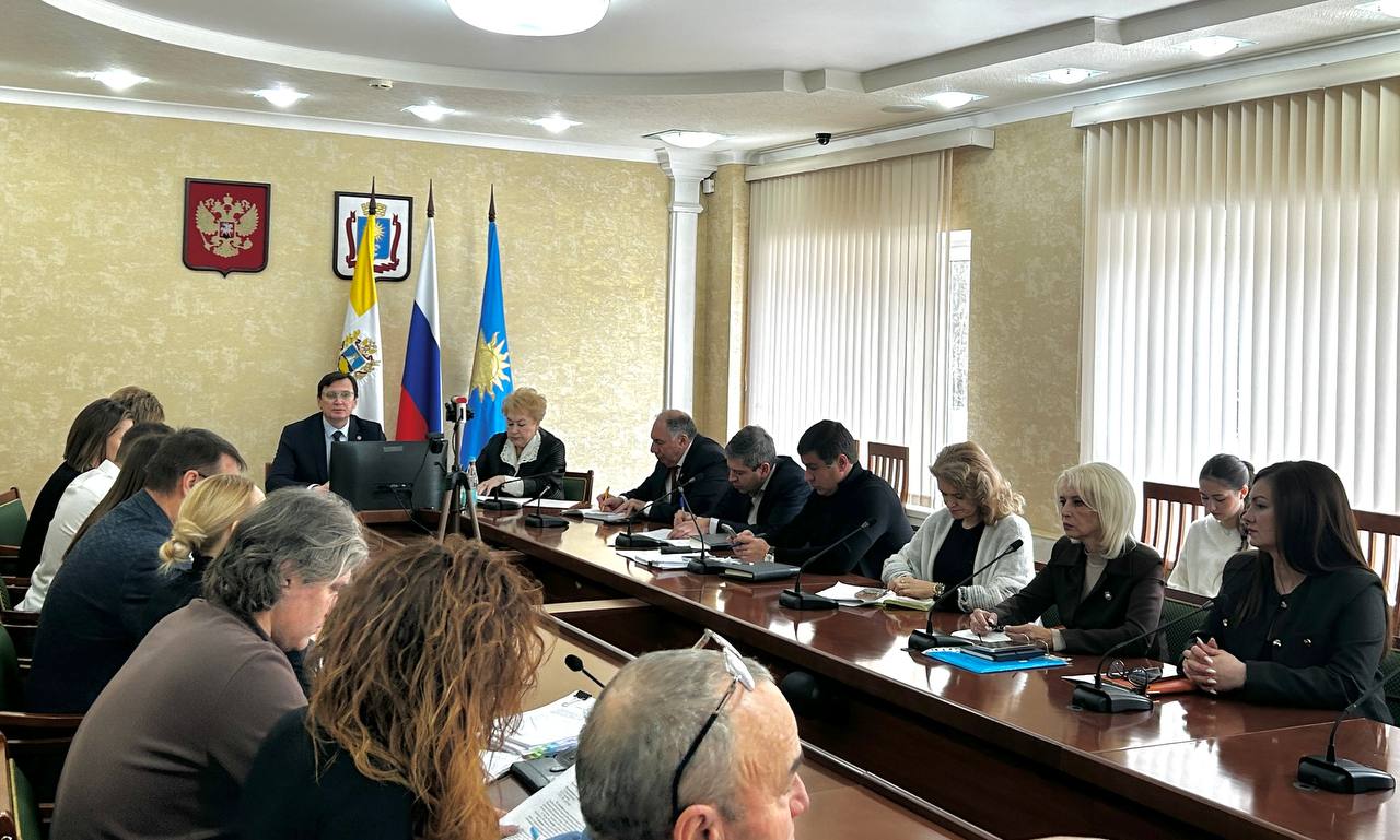 В администрации города-курорта Кисловодска на аппаратном совещании заслушали руководителей отраслевых подразделений и подвели итоги прошедшей недели В администрации города-курорта Кисловодска на аппаратном совещании заслушали руководителей отраслевых подразделений и подвели итоги прошедшей недели