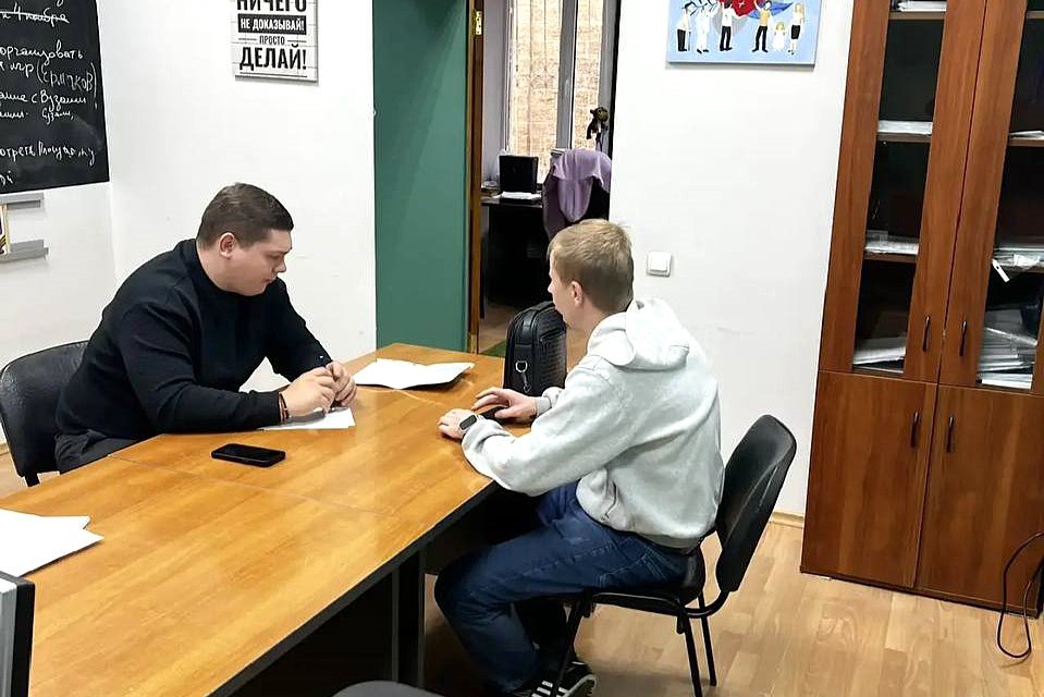 #депутатскаядеятельность. Александр Луганский оценил выставку изделий для фронта, прошедшую в Центре военно-спортивной подготовки имени Никиты Гусева #депутатскаядеятельность. Александр Луганский оценил выставку изделий для фронта, прошедшую в Центре военно-спортивной подготовки имени Никиты Гусева