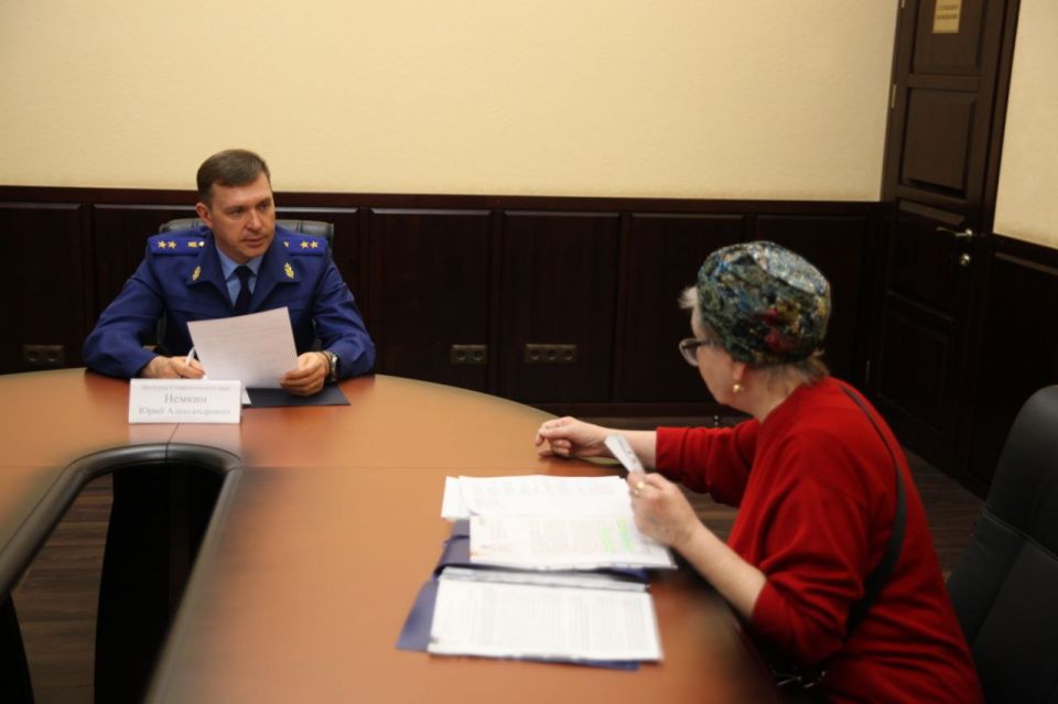 Прокурор края Юрий Немкин принял граждан в Ставрополе