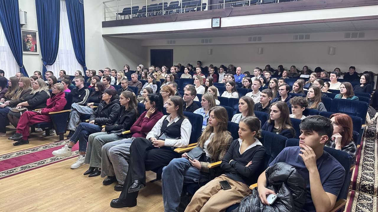 В прокуратуре Ставропольского края состоялось профориентационное мероприятие для выпускников школ В прокуратуре Ставропольского края состоялось профориентационное мероприятие для выпускников школ