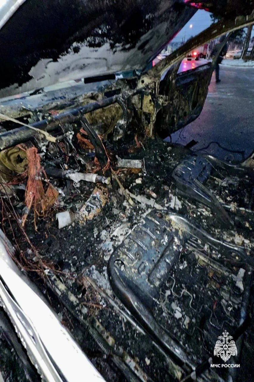 Машина загорелась на севере Ставрополя — пострадал водитель Машина загорелась на севере Ставрополя — пострадал водитель