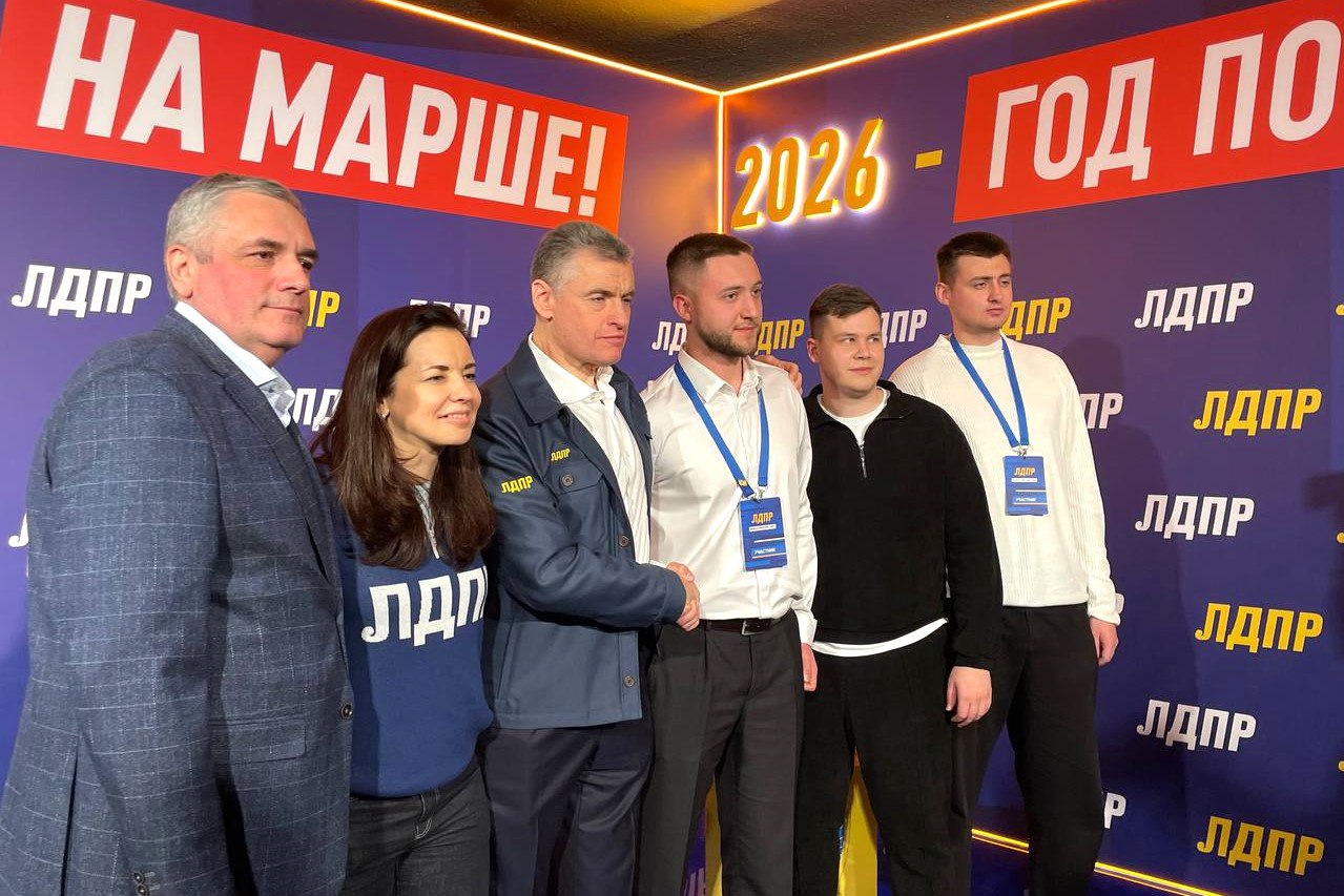 #депутатскаядеятельность. Александр Луганский оценил выставку изделий для фронта, прошедшую в Центре военно-спортивной подготовки имени Никиты Гусева #депутатскаядеятельность. Александр Луганский оценил выставку изделий для фронта, прошедшую в Центре военно-спортивной подготовки имени Никиты Гусева