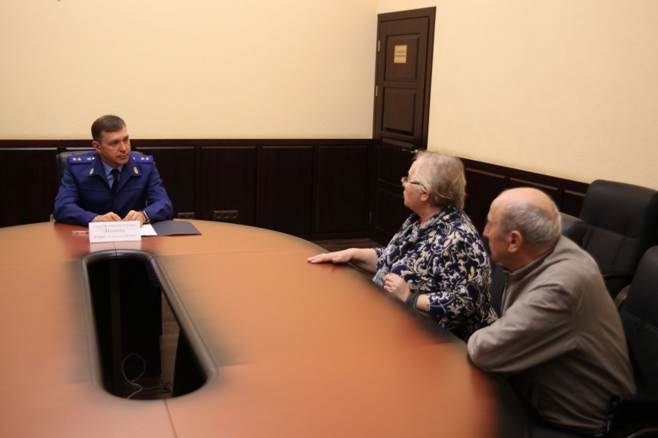 Прокурор края Юрий Немкин принял граждан в Ставрополе Прокурор края Юрий Немкин принял граждан в Ставрополе