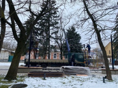 Скоро возле Центрального парка на проспекте Октябрьской Революции станет еще краше